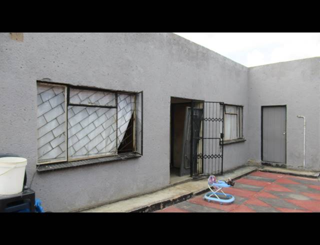 5 BEDROOM HOUSE FOR SALE IN SOSHANGUVE FF
